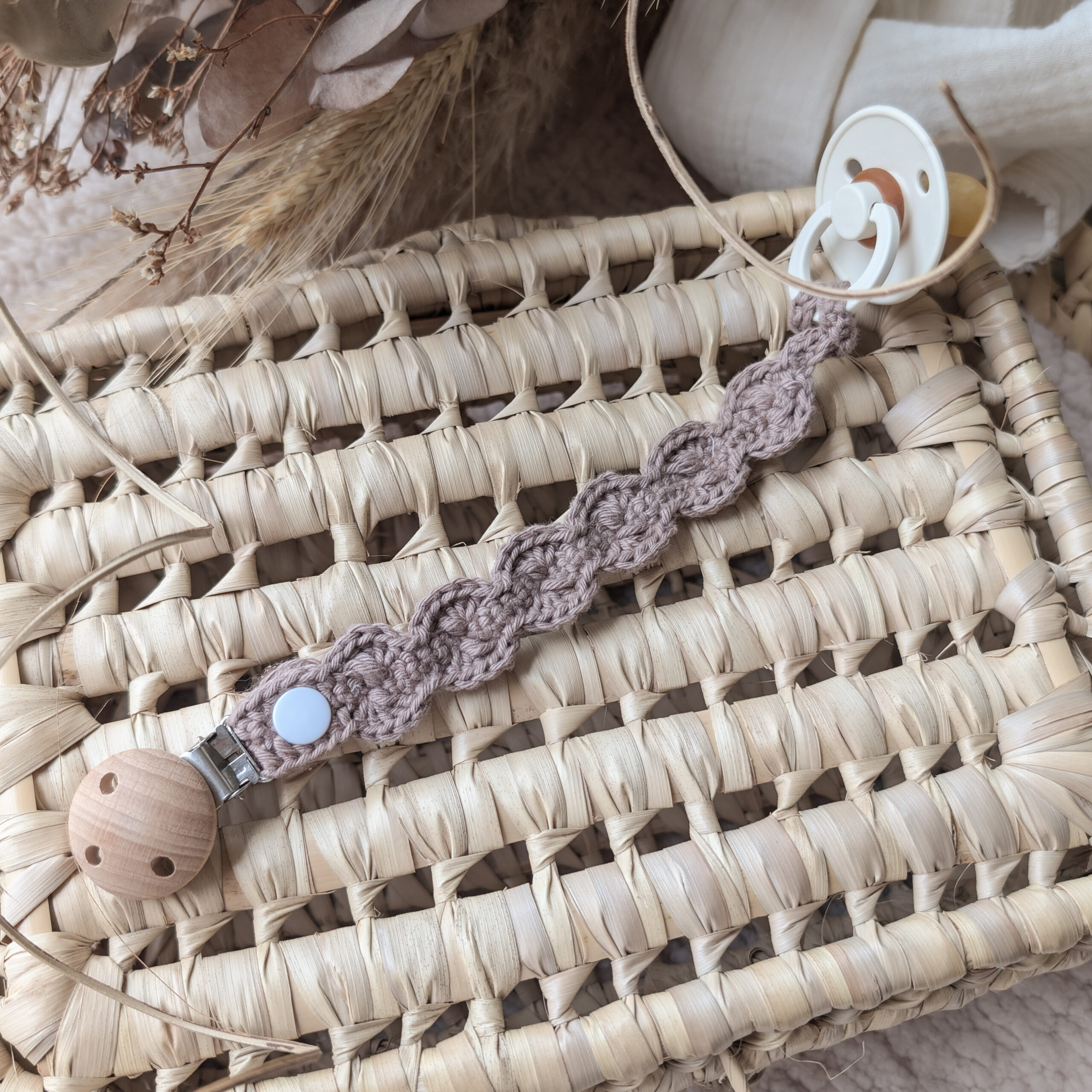 Attache tétine en crochet – Image 4